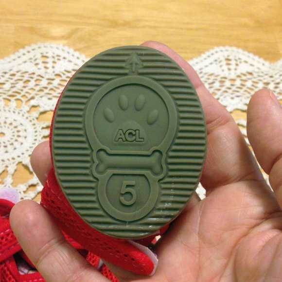 Adorable itty bitty doggie mesh shoes - Picture 3 of 6